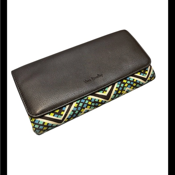 Vera Bradley RFID Wallet W RETIRED Rain Forest Pattern - Picture 2 of 6